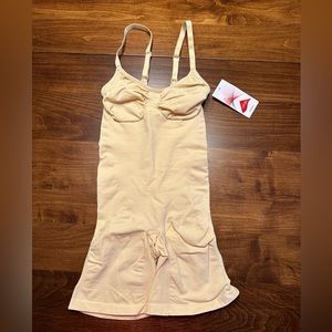Shapewear bodysuit